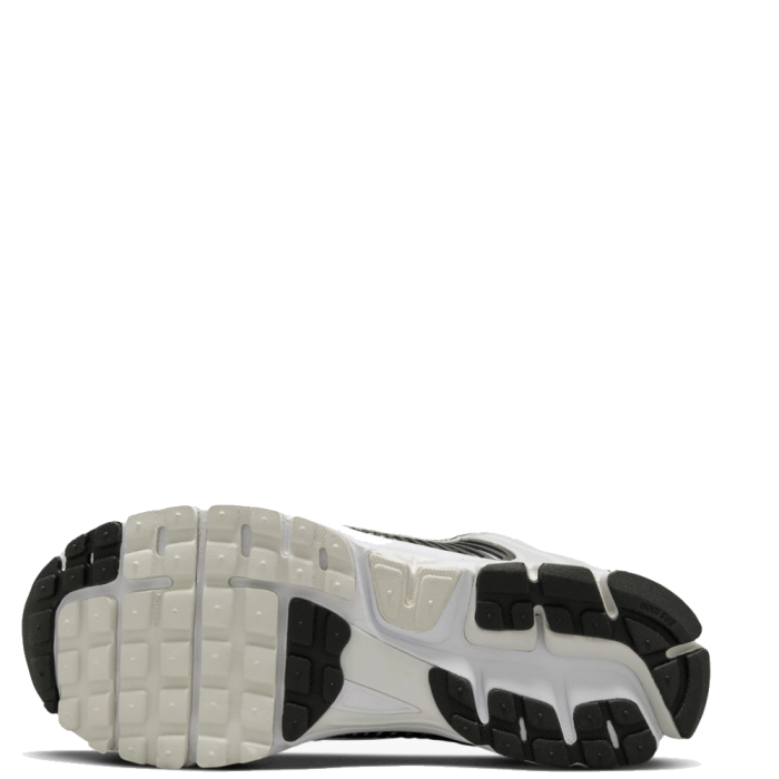 NIKE ZOOM VOMERO 5 FB9149-101