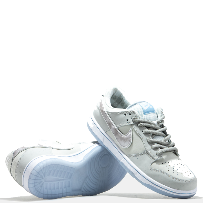 Nike SB Dunk Low White Lobster