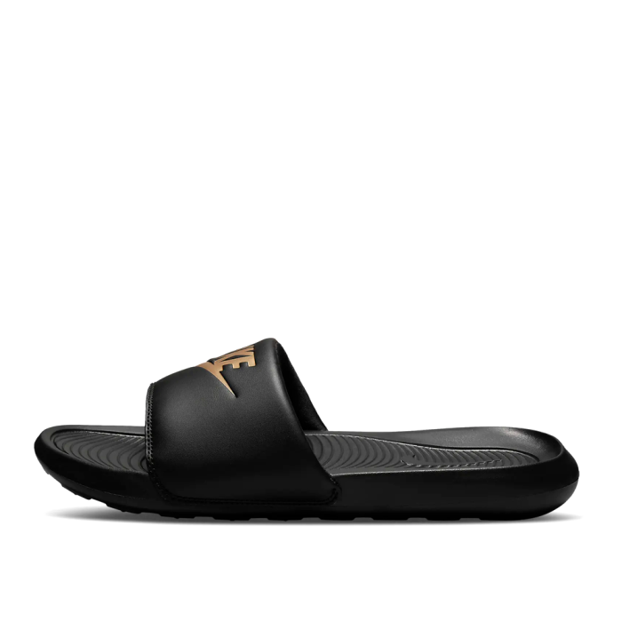 NIKE VICTORI ONE BLACK