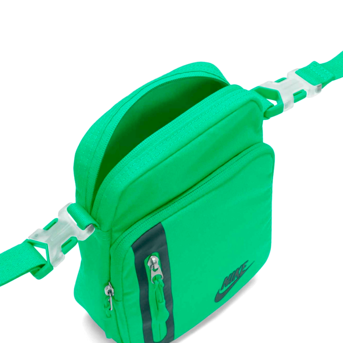 NIKE ELMNTL PRM CRSSBDY GREEN